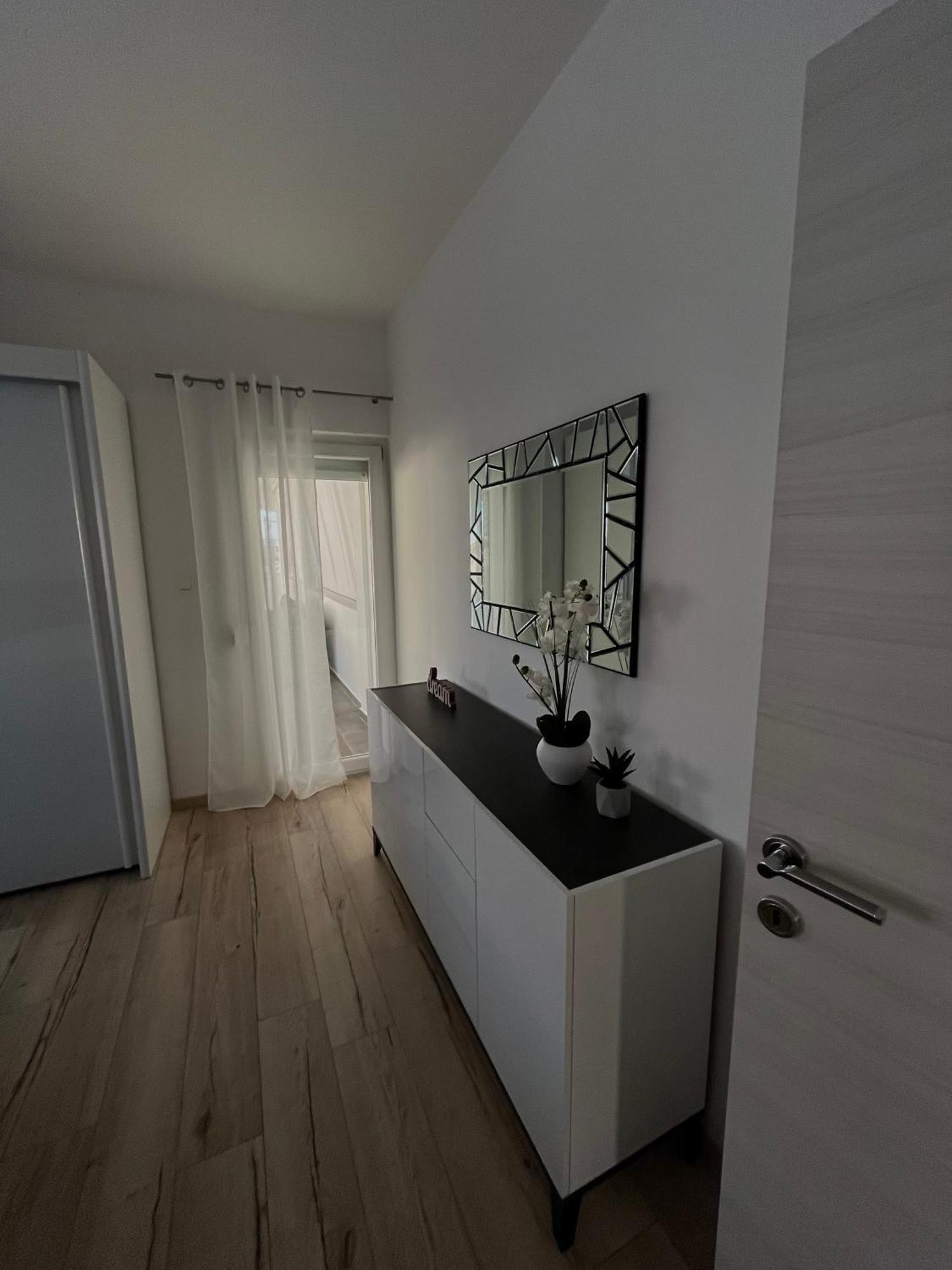 Apartment Leona & Doris Bibinje Esterno foto